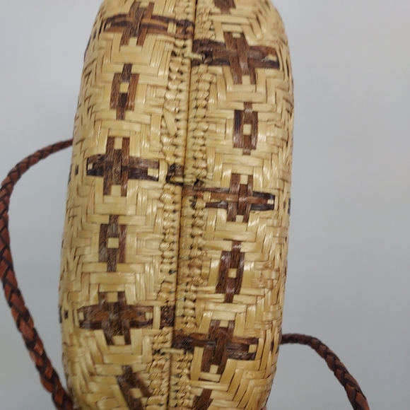 NWT Small Kwun Fung Rattan Purse - Picture 10 of 14